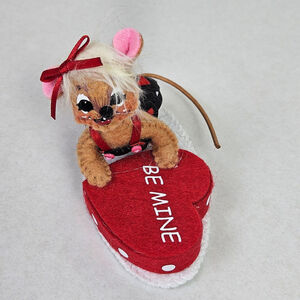 Annalee Be Mine Mouse Valentine Figurine Felt Doll Heart Whimsical Decoration